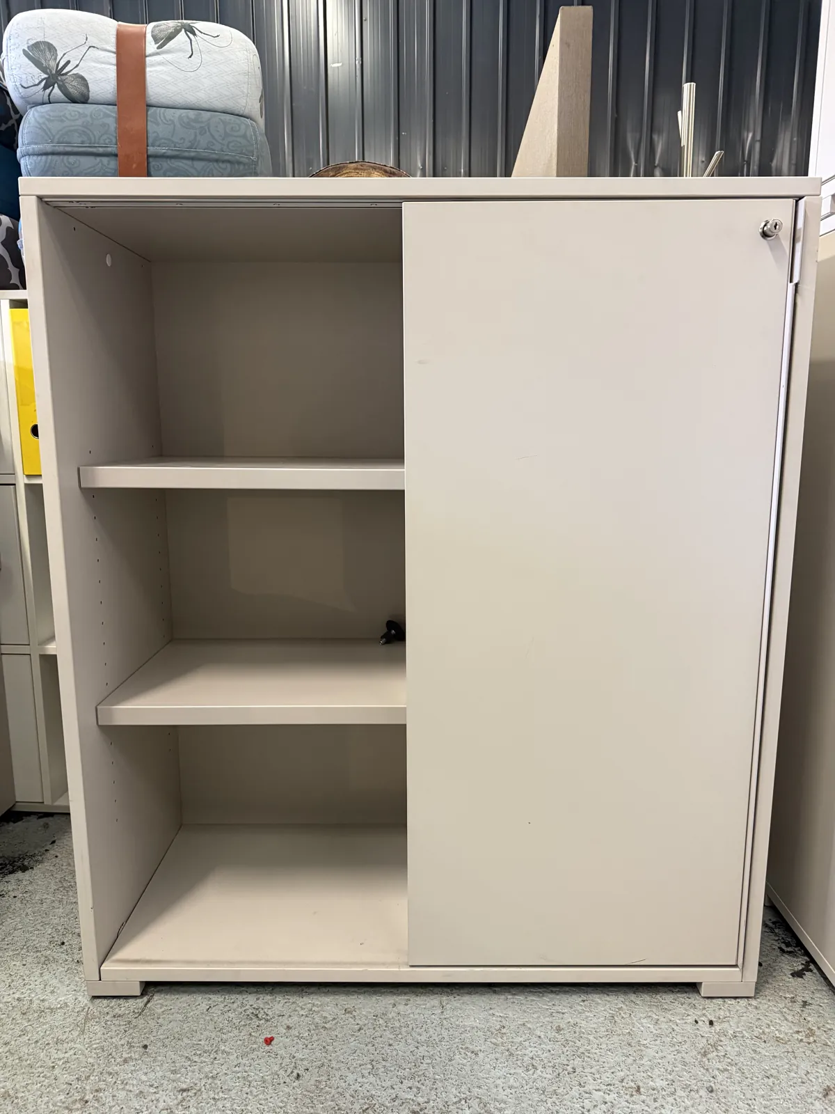 Armoire de bureau basse gris clair à portes coulissantes, 100 cm, photo 2