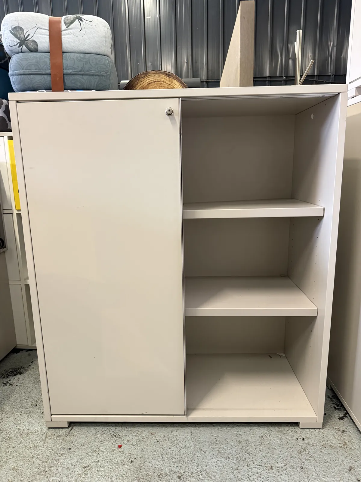 Armoire de bureau basse gris clair à portes coulissantes, 100 cm, photo 3