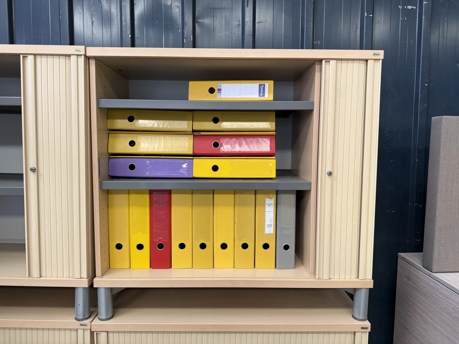 Armoire à dossiers administratifs Kinnarps bois d'occasion, photo 1