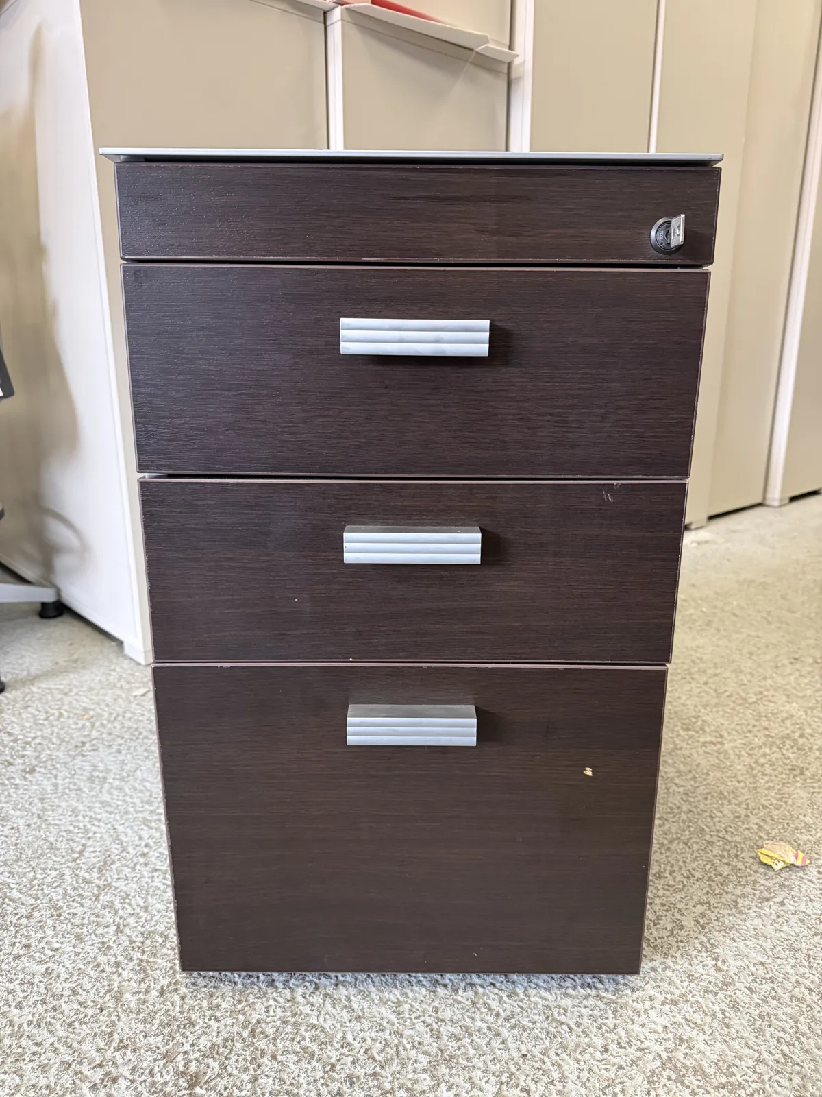 Caisson de bureau 3 tiroirs en bois et métal marron, avec serrure, photo 1