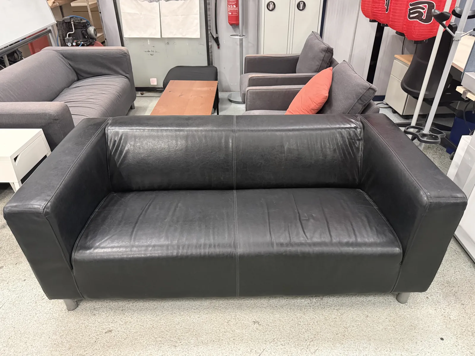 Canapé en cuir noir, longueur 180 cm et profondeur 85 cm, photo 1