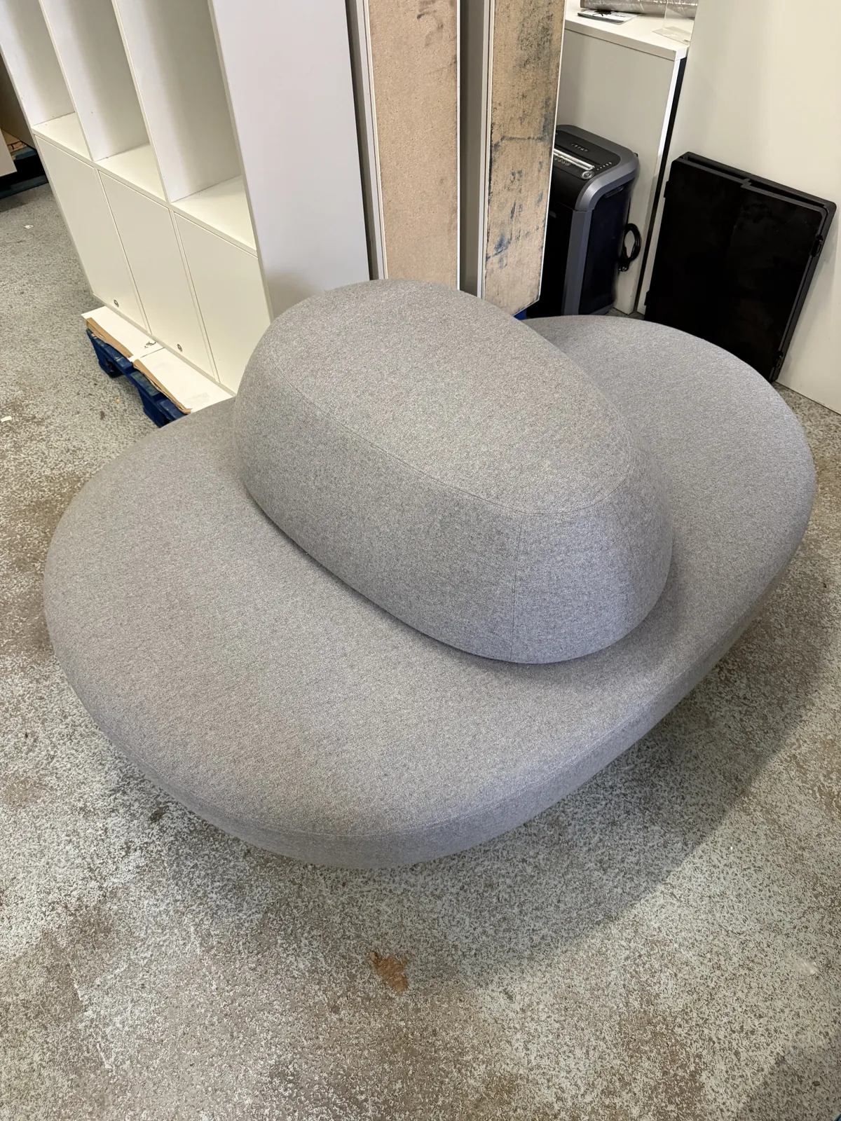 Fauteuil circulaire gris en tissu, siège de forme ronde, photo 3