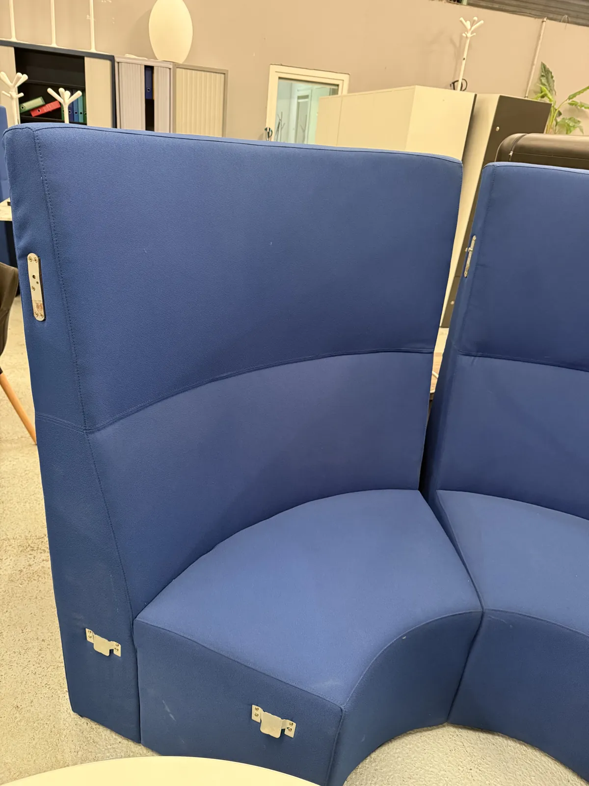 Fauteuil coin détente bleu en tissu pour salle de pause, photo 5