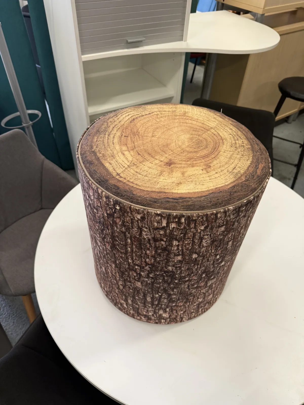 Pouf tronc d'arbre en velours marron Mero wings, siège d'appoint, photo 1