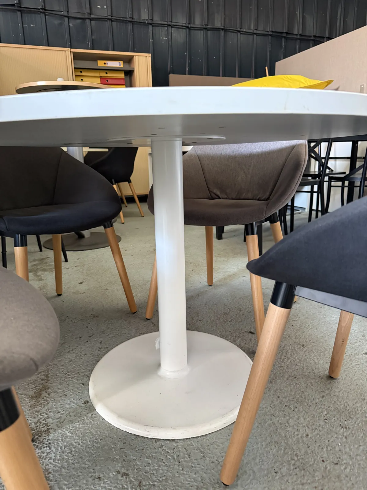 Table ronde blanche en mélaminé pour salle à manger, 105 cm, photo 3