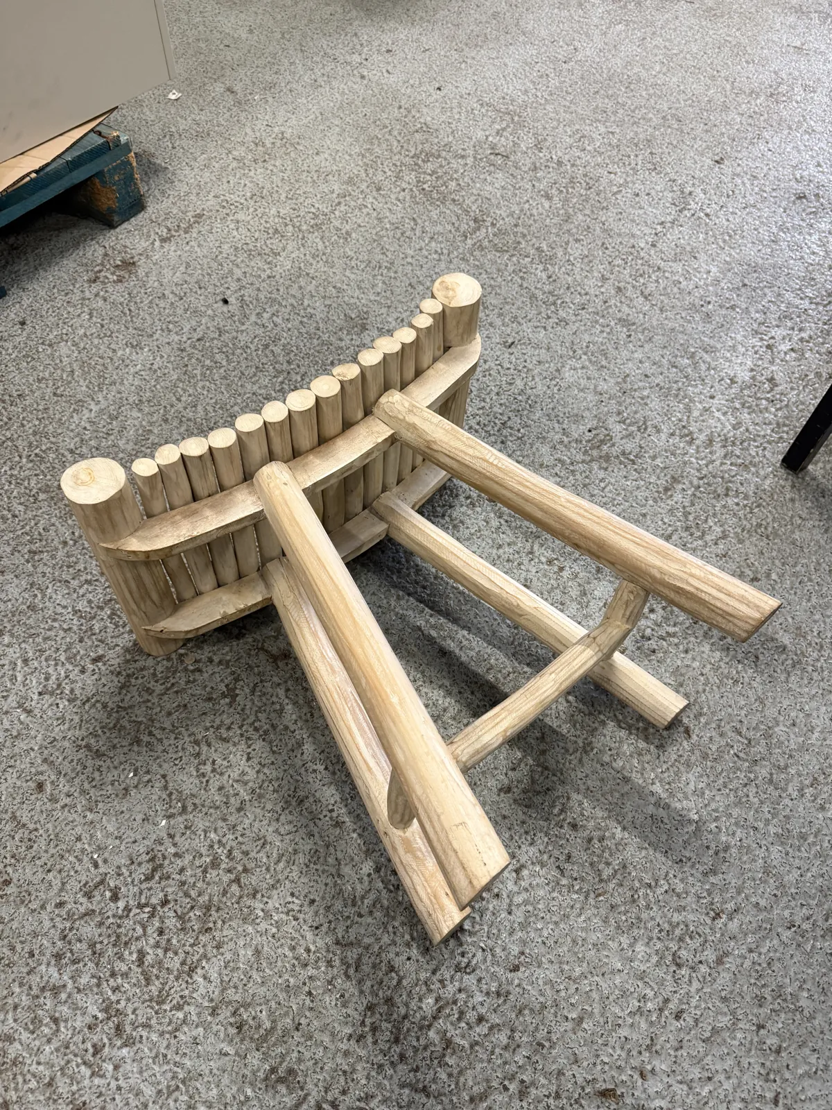 Tabouret en bois clair, siège d'appoint pour cuisine ou atelier, photo 3